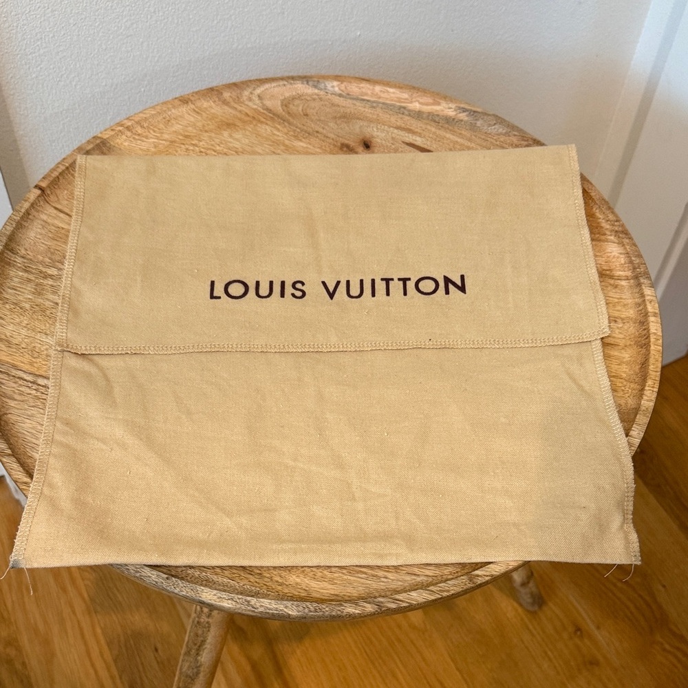 Louis Vuitton Tan Dust Bag - great for Travel!